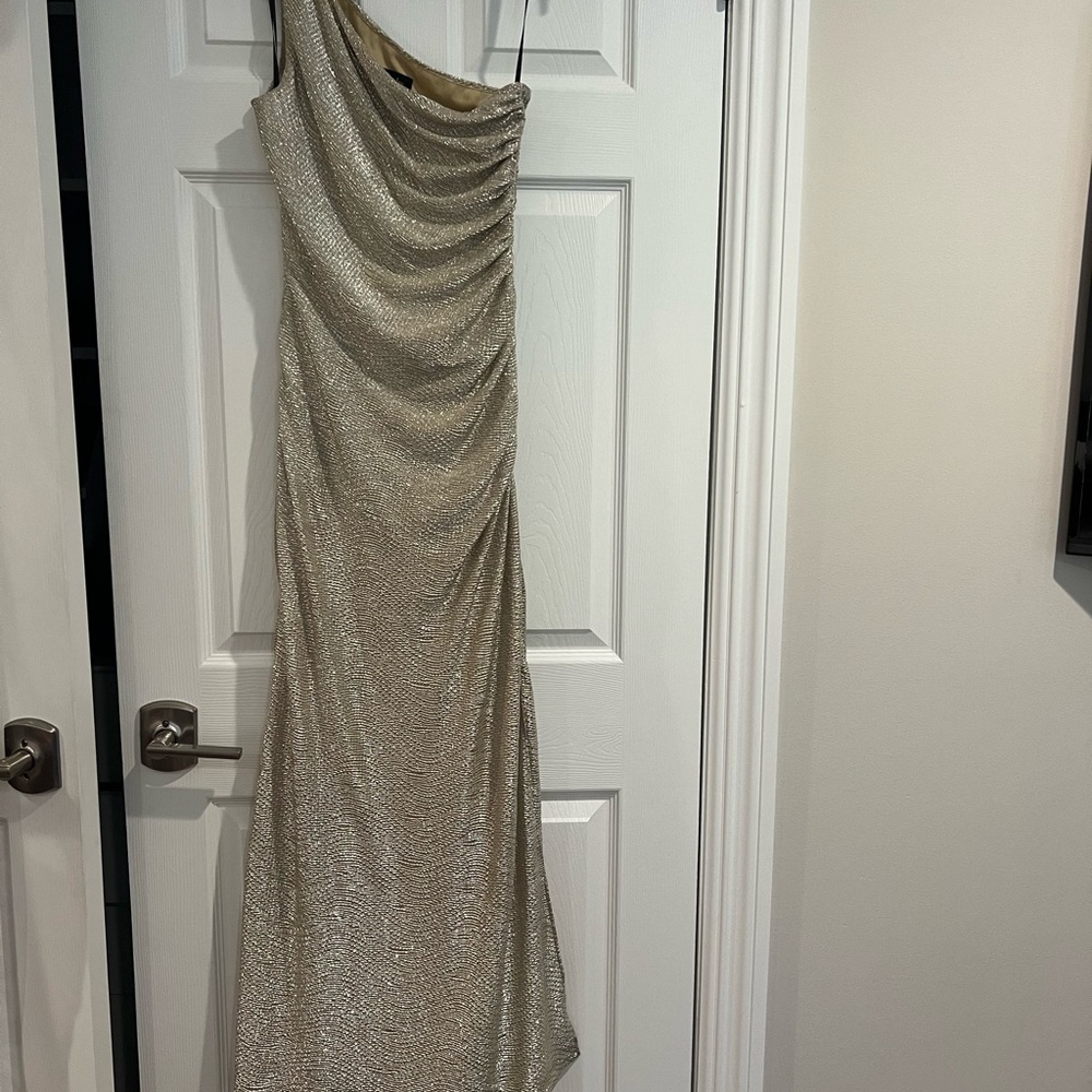 Laundry By Shelli Segal Shimmering Gold One-Shoulder Dress